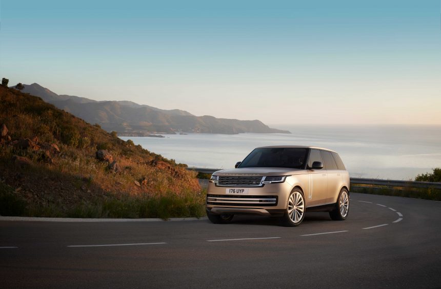 Range Rover SV bản trục cơ sở kéo dài có giá từ 23,859 tỷ đồng