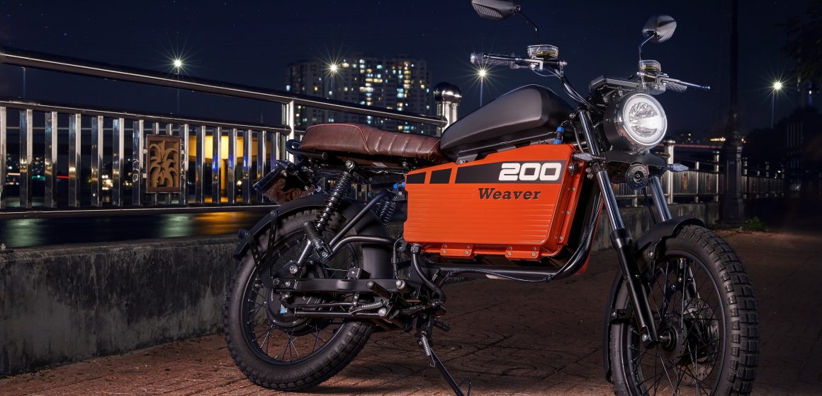 Với 3 giờ sạc pin, xe máy điện Dat Bike Weaver 200 chạy được 200km