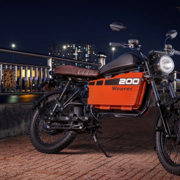 Với 3 giờ sạc pin, xe máy điện Dat Bike Weaver 200 chạy được 200km