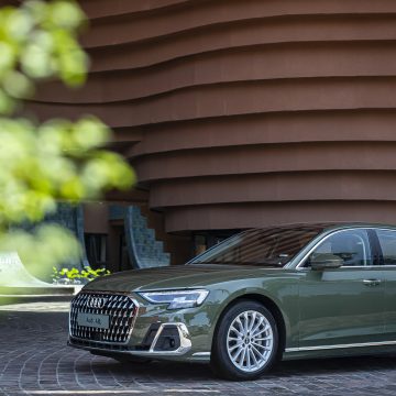 Audi giới thiệu mẫu xe A8L đến khách hàng Việt