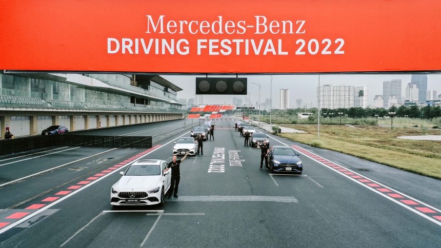 Lễ hội trải nghiệm đẳng cấp với 14 dòng xe Mercedes-Benz
