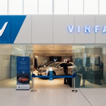 Vinfast khai trương cửa hàng đầu tiên tại Vancouver
